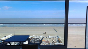 Modern studio with beautiful sea view - 9th floor